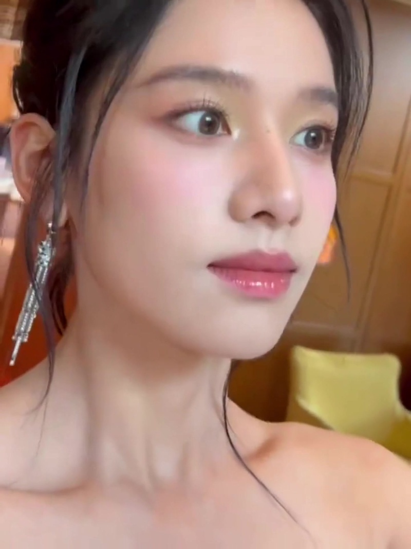 张婧仪